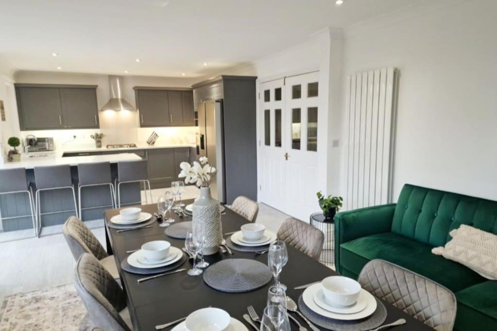 Beautifully Done 5 Bed Barn Conversion In Heswall - Sleeps Up To 10 Екстер'єр фото