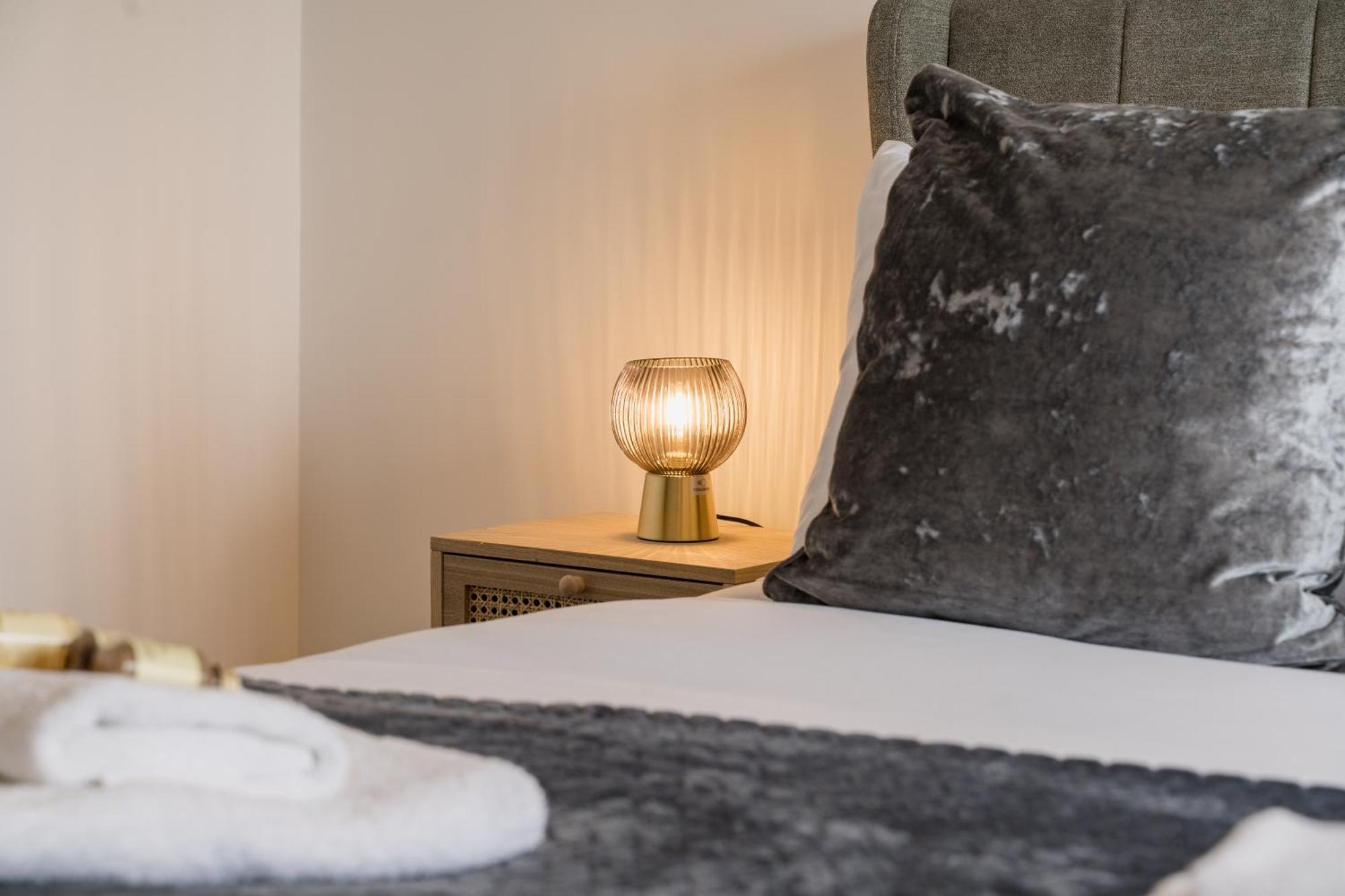 Beautifully Done 5 Bed Barn Conversion In Heswall - Sleeps Up To 10 Екстер'єр фото