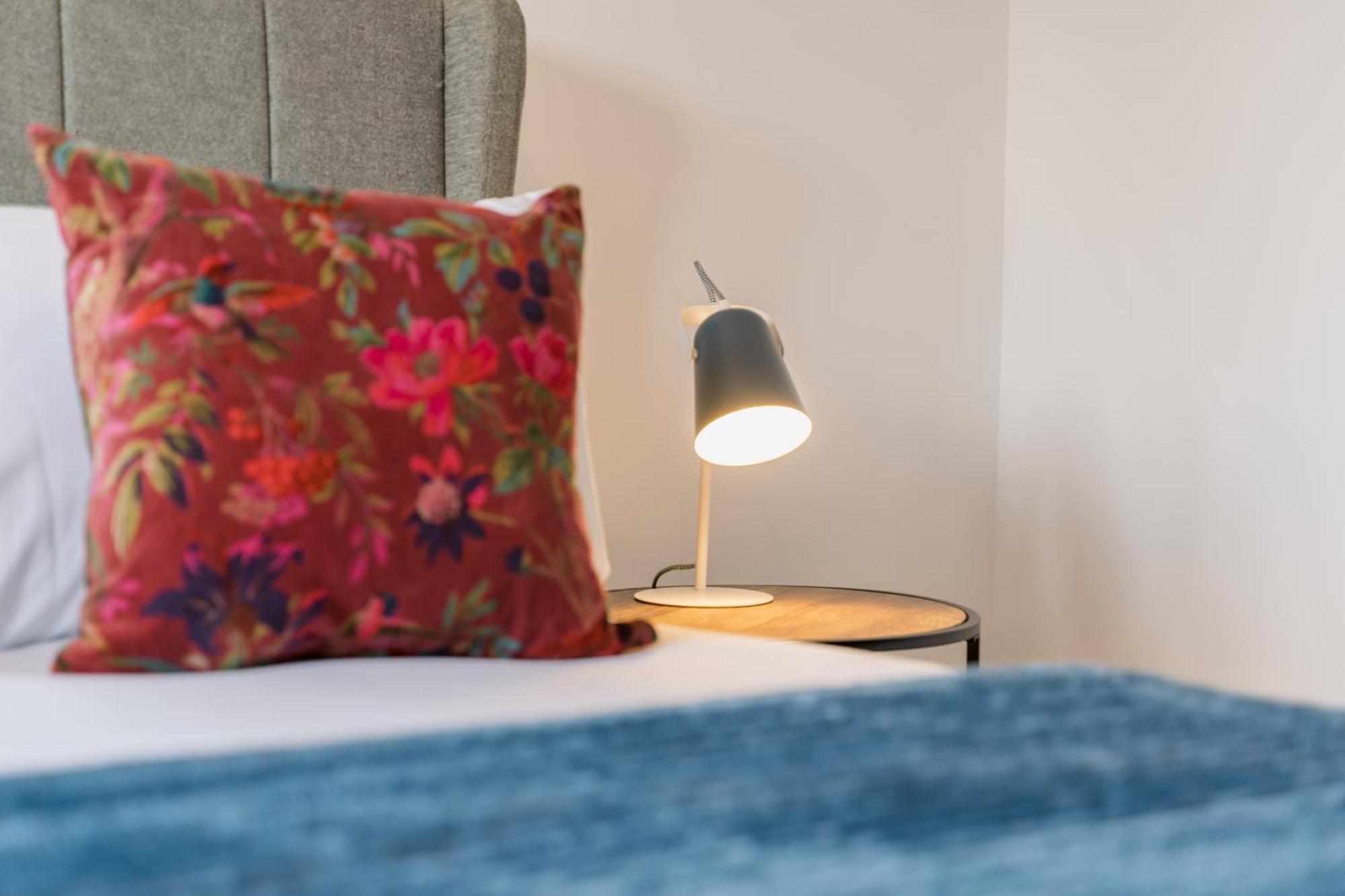 Beautifully Done 5 Bed Barn Conversion In Heswall - Sleeps Up To 10 Екстер'єр фото